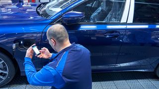 Duch den Einsatz Künstlicher Intelligenz gekoppelt mit Smart Data Analytics und moderner Messtechnik ergeben sich neue Möglichkeiten für eine effiziente Fahrzeugproduktion. (Bild: BMW)