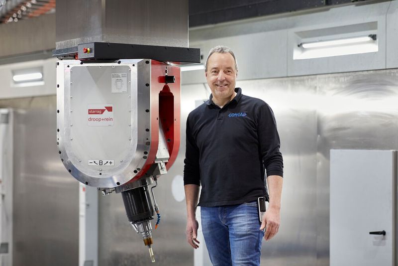 Klaus Schwab, Geschäftsführer der Concad GmbH, freut sich über die Marktchancen, die ihm durch die Hochgantry-Maschine Droop+Rein Fogs HD und das Hochgeschwindigkeits-Bearbeitungszentrum Droop+Rein Fogs NEO 50 80 N40 C  beschert werden. (Bild: R. Baumgarten / Starrag)