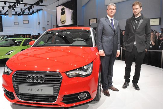 Rupert Stadler, Vorstand der Audi AG, präsentiert den neuen City-Flitzer zusammen mit Weltstar Justin Timberlake. (Archiv: Vogel Business Media)