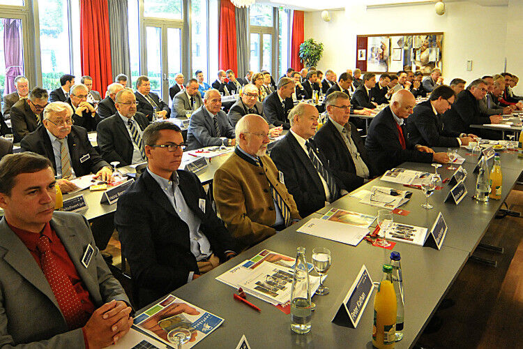 Volle Reihen bei der Mitgliederversammlung des Kfz-Landesverbandes Bayern. (Foto: Zietz)