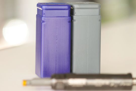 Resource-efficient packaging: At tool manufacturer Simtek, the previously blue packaging is being replaced with gray recycled solutions that can be recycled multiple times.(Source:  Simtek)