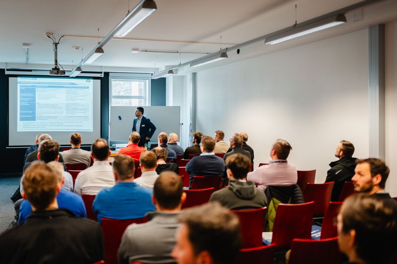 Parallel zur Ausstellung hatten Besucher in insgesamt acht Vorträgen die Möglichkeit, ihr Fachwissen aufzufrischen. (Bild: tinografiert)