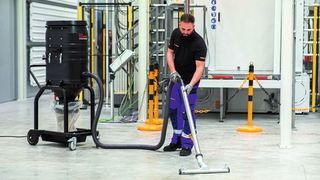 Das Longopac-System sorgt für einen hygienischen Staubbeutelwechsel innerhalb kürzester Zeit. (Bild: Ruwac)