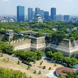 Hightech und Tradition vereint: Mit dem Regierungsprogramm „Society 5.0“ will Japan die Digitalisierung in den Dienst der Gesellschaft stellen.