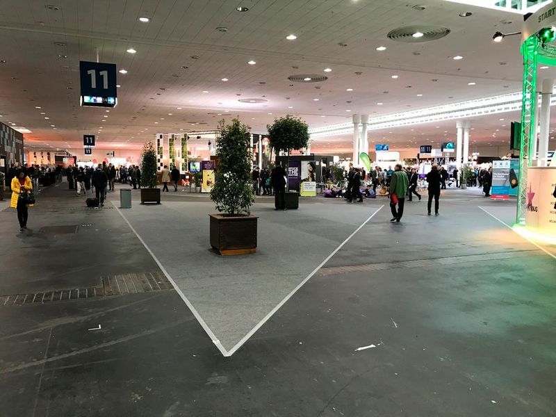 Viel Luft in Halle 11: Man darf gespannt sein, wie die Cebit-Bilanz am Ende der Messe ausfällt. (IT-BUSINESS)
