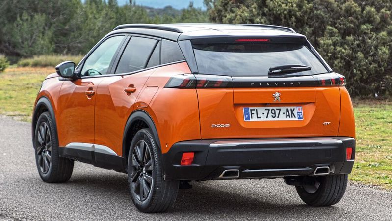 Tausende Einheiten verschiedener Konzernmarken müssen bei ihren Stellantis-Servicepartnern vorfahren – unter anderem der 2008.(Bild:  Peugeot)