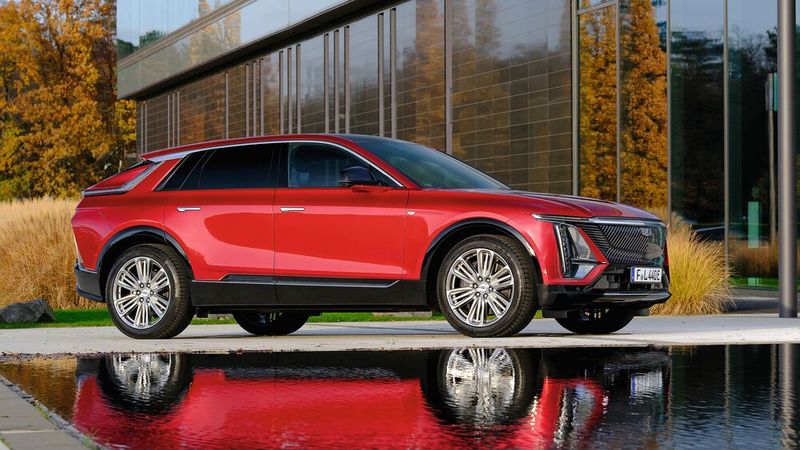 Der Lyriq ist ein fünf Meter langes SUV-Coupé. (Bild: Cadillac/Weigl)