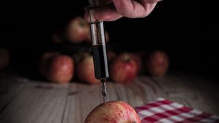 Wie können Verbraucher vor manipulierten Lebensmitteln geschützt werden? Der Food-Fraud-Kongress des Bundesamtes für Verbraucherschutz und Lebensmittelsicherheit versuchte Antworten auf diese Frage zu finden.  (@2016 Rafael Dias Trafaniuc www.fotolia.com)