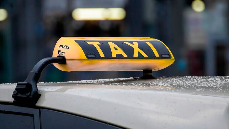 Laut Michael Oppermann, Geschäftsführer des Bundesverbandes Taxi und Mietwagen, ist der Mindestlohn das größte finanzielle Problem für das Gewerbe.(Bild:  gemeinfrei /  Pixabay)