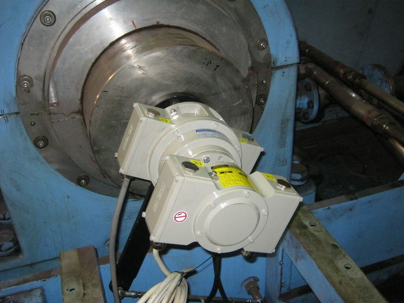 die Betriebsarten „Sichere Schleichfahrt“ und „Drehzahl Null“ risikoarm und schnell ab. (Bild: Hübner)