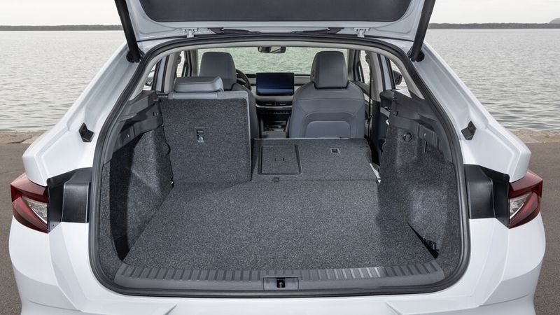 Das Coupé hat einen mit 570 Liter großzügig dimensionierten Kofferraum. (Bild: Skoda)
