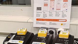 Abb.2: Fluics Rapid Label Etiketten-Druckstation im Labor des Fraunhofer Instituts. (Bild: Fluics)