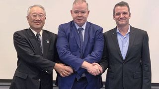 IFR-Präsidenten v.l. : Junji Tsuda, Steven Wyatt und Milton Guerry.
 (International Federation of Robotics)