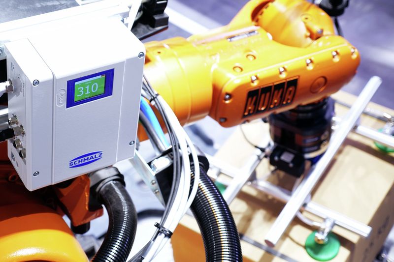 Elektrische Vakuum-Erzeuger, wie die Compact-Pump GCPi von Schmalz, lassen sich ideal in der Vakuum-Automation sowie in der mobilen Robotik mit autonomen Transportsystemen (AGV) und Robotern (AMR) einsetzen. (Bild: J. Schmalz GmbH)