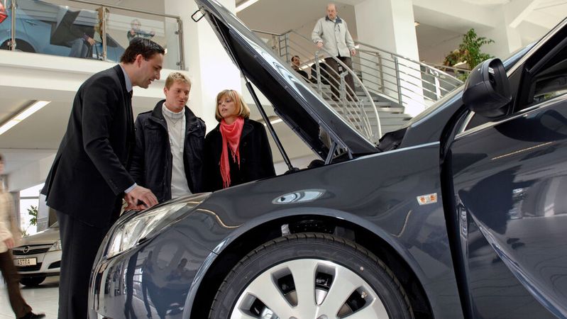 Im Vergleich zum vorigen November sank die Zahl der Neuanmeldungen in Deutschland um 5,7 Prozent.(Bild:  ADAC)