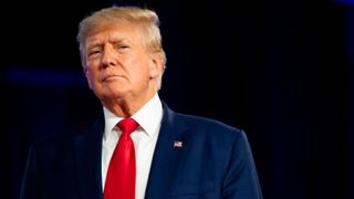 Teurer Materialmix! Donald Trump und seine Regierung verlangen seit Anfang der Woche auf über 400 Produkte, die Stahl und Alumninium enthalten, anteilig berechnete Zölle von 50 Prozent. Hier die Details ... (Bild: AP)