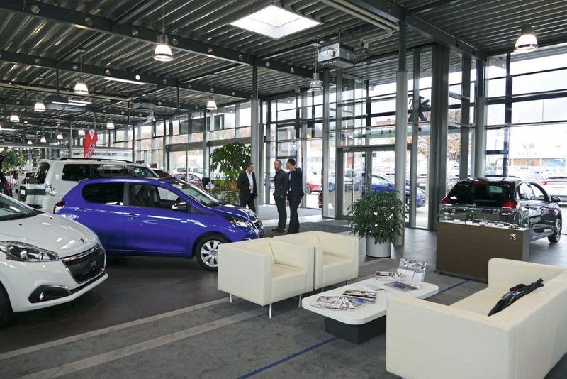 Ausstattung nach den Peugeot-Richtlinien inklusive einer hellen Sitzecke. (Autohaus Peter)