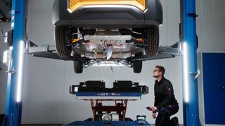 Für die Studie wurden unterschiedliche Batterietypen verschiedener Hersteller demontiert und untersucht. (PEM Motion)