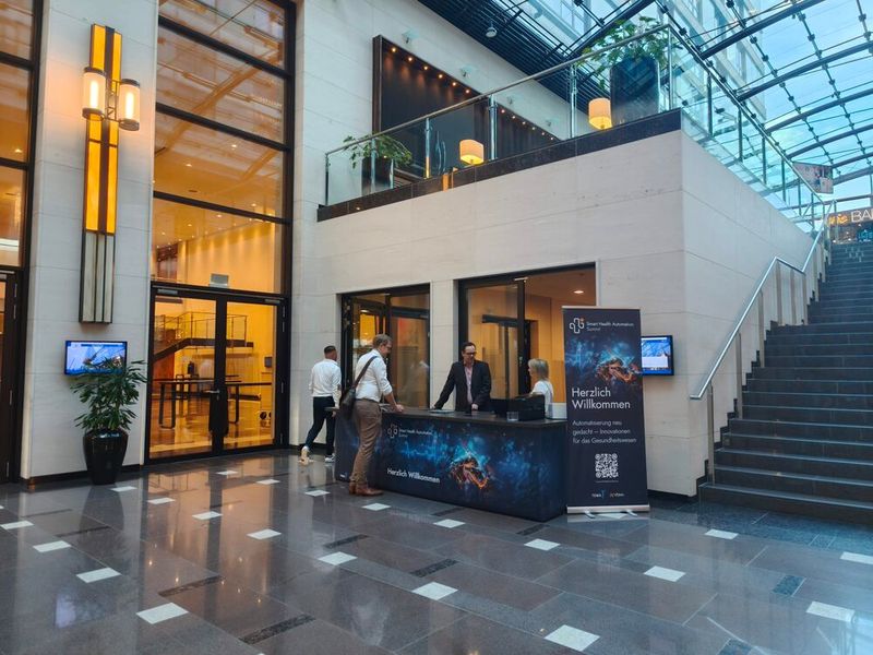 Wie verändern künstliche Intelligenz und Robotik das Gesundheitswesen? Antworten darauf suchte der Smart Health Automation Summit, der am 29. und 30. September im Maritim Hotel am Düsseldorfer Flughafen stattfand. (Bild: © Serina Sonsalla)