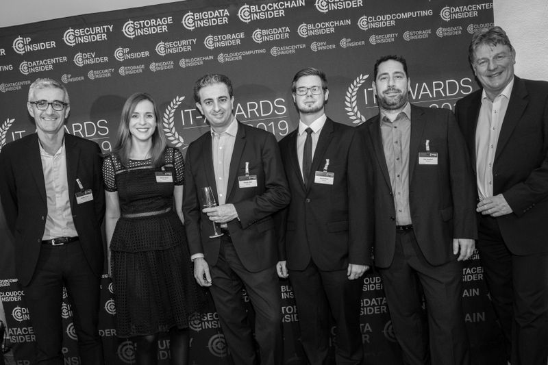 Das gut gelaunte OVHcloud-Team (v. l.): Sylvain Rouri, Désirée Bolten, Khaled Allab, Sascha Mohr, Dirk Kempeni und Uwe Wiess. (artful rooms / Vogel IT-Medien GmbH)