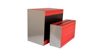 Standardmäßig sind zwei Ausführungen der Intershell-IP-Gehäuse lieferbar: Variante 1 mit einer Höhe von 81,8 mm und einer Breite von 145 mm. Variante 2 mit einer Höhe von 145 mm und einer Breite von 229,2 mm. Beide Varianten sind in den Nenntiefen 150, 200 und 250 mm erhältlich. (Intermas-Elcom)