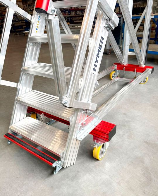 Mobile platform stairs with selectable braking systems for customised safety protection.(Source:  Hymer)