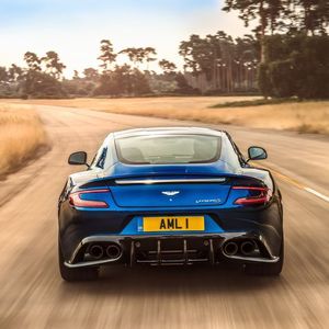 (Aston Martin)
