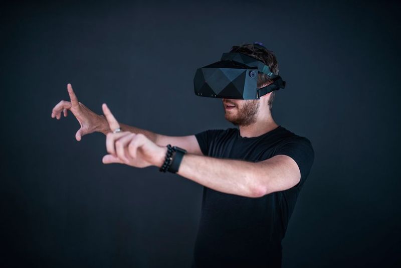 Virtual Reality spielt in immer mehr professionellen Bereichen eine wichtige Rolle.  (Bild: VRgineers)