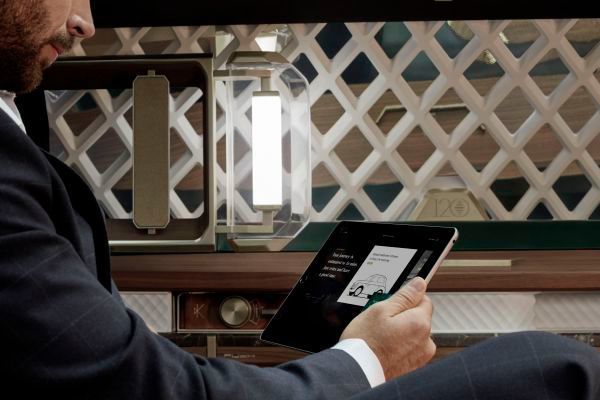 Als Shared-Mobility-Lösung des High-End-Segments stellt der EZ-ULTIMO für seine Nutzer eine Möglichkeit dar, mit maximalem Komfort und in Premium-Ambiente zum Flughafen oder Hotel zu gelangen, eine exklusive Shoppingtour zu unternehmen oder auf Sightseeing-Exkursion zu gehen.  (Renault)