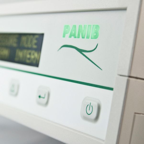 Individuell angepasste Folientastatur: Das Entwicklungsteam von Med-Serv entschied sich für Boplas Profiline-Technologie mit fühlbaren und robusten Tastenelementen. (Bild: Bopla)