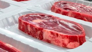 Multivac zeigt am Stand unter anderem Lösungen für das Verpacken von Fleisch. (Bild: Multivac)