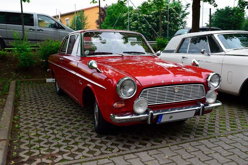 Der Ford Taunus 12M P4 wurde in einem produktionsraum von 1962 bis 1966 hergestellt. Das P4 steht für Projekt 4. Das bedeutet, es handelt sich um die vierte neue Pkw-Konstruktion der Ford-Werke Köln. (Konrad Wenz)