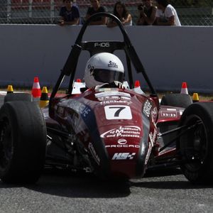 Der Rennwagen der Hochschule Karlsruhe bei der Formula Student erreichte den 2. Platz in den Disziplinen Design, Kosten & Präsentation.