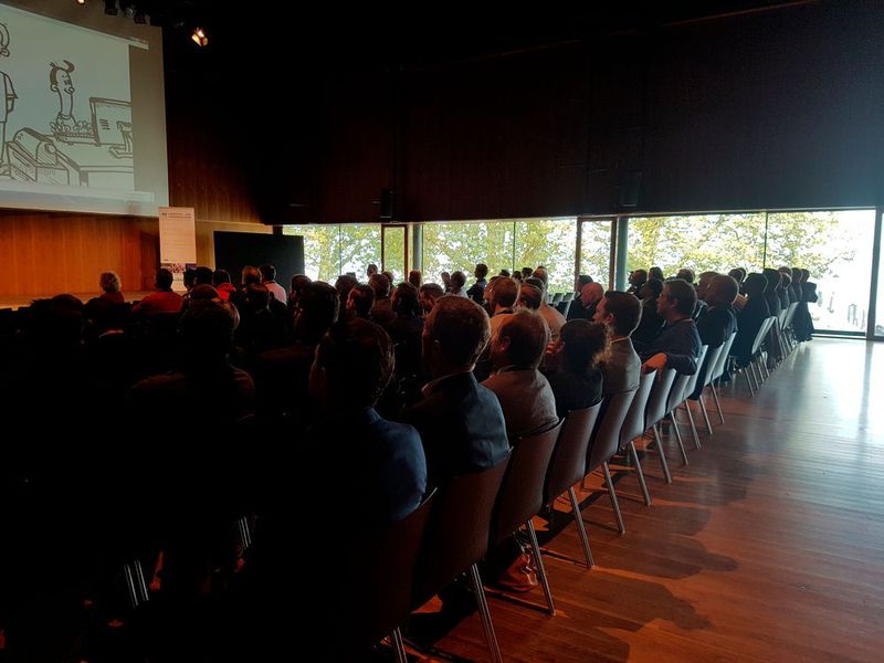 Den programmatischen Rahmen – und den nötigen Input für weitere Gespräche – boten abwechslungsreiche Vorträge rund die Themen Werkzeug- und Formenbau. (Bild: Stocker)