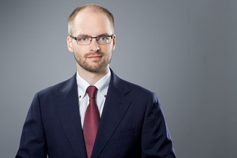 Tilman M. Dralle ist als Berater im Bereich des Datenschutzes und der Informationssicherheit bei der TÜV Rheinland i-sec GmbH tätig. Neben dem Beruf widmet sich der Wirtschaftsjurist der Administration seines Synology-NAS-Heimservers oder tüftelt an Raspberry-Pi-Projekten. (TÜV Rheinland i-sec GmbH )