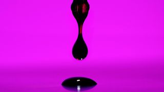 Evonik is developing catalysts and adsorbents for the purification of pyrolysis oil to enable its use as a raw material in petrochemical processes. (Image: Evonik Industries AG)