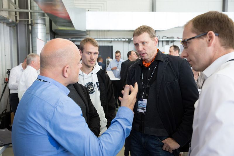 Die Aussteller führten intensive Gespräche mit den Comteam-Partnern. (Comteam)