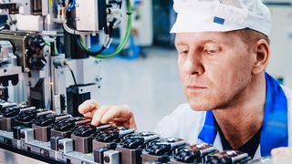 Marquardt eröffnet im thüringischen Ichtershausen ein weiteres Produktionswerk. Dort fertigt der Automobilzulieferer unter anderem Fahrberechtigungssysteme sowie Bedienelemente von namhaften Automobilherstellern. (Marquardt)