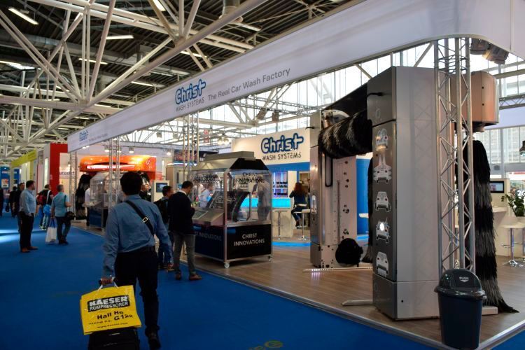 Auf 160 Quadratmetern zeigte die Otto Christ AG aktuelle Waschtechnik. (Holz / »kfz-betrieb«)