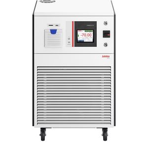 Abb.4: Die Presto-Prozessthermostate erlauben durch Einsatz natürlicher Kältemittel ein klimaschonendes Temperieren.(Bild:  Julabo)