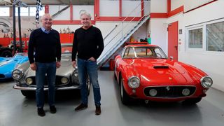 Zwei Oldtimer-Enthusiasten, die den Mangel an Nachwuchs in den Werkstätten beseitigen wollen: Franz Cremer (links) und Tom Fischer. (Bild: Diehl – VCG)