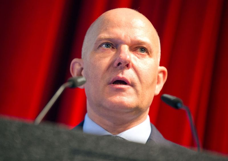 Denn der Absatz neuer und gebrauchter Dieselfahrzeuge macht Probleme. Dass die finanziellen Folgen vom VW-Konzern ausgeglichen werden müssen, steht für Rechtsanwalt Uwe Brossette fest, der ein entsprechendes Rechtsgutachten verfasst hat. (Oliver Krato / VAPV)