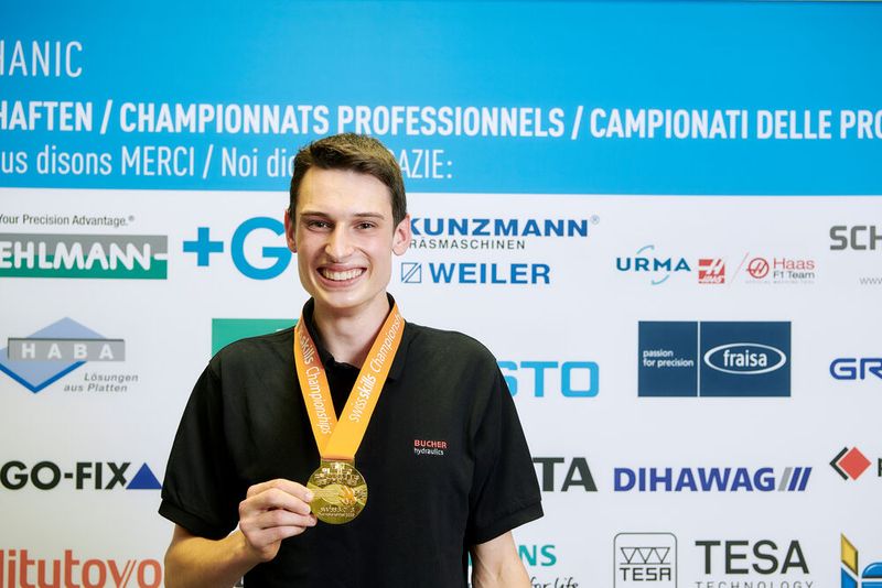 Ivo Müller, Sieger in der Disziplin CNC Fräsen. (Bild: © Manu Friederich)