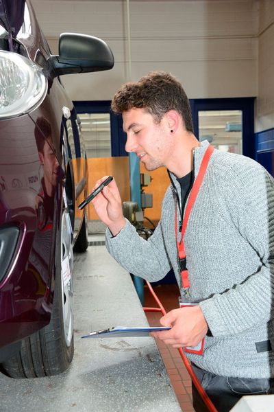 Die Teilnehmer wurden an verschiedenen Stationen gefordert ... (Hyundai)