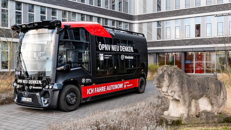 In Friedrichshafen und Düsseldorf testet ZF Mobility Solutions seit 2024 autonome Shuttles.(Bild:  ZF Friedrichshafen)