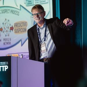 Dr. Jan Dirk Roggenkamp begann den ersten Konferenztag am 17. September mit seiner Keynote „The Algorithmic Suspect: Predictive Policing Between Constitutional Law and the AI Act“.(Bild:  Manuel Emme Fotografie)