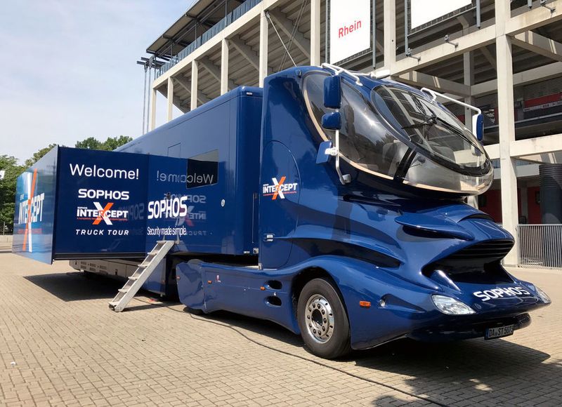 Im Sophos-Truck vor dem RheinEnergieStadion in Köln gab es eine weitere interessante Live-Demo zu sehen. (VIT)