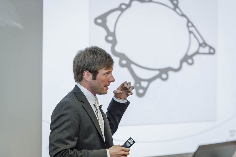 Im Rahmen eines Symposiums erhielten die Gäste Einblicke in die Zusammenarbeit zwischen Forschung und Industrie. (Bild: Trelleborg)