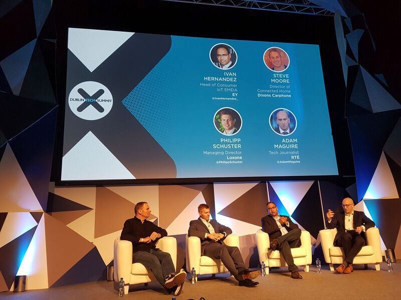 Wie Smart Home wirklich Realität werden kann und nicht auf dem Stand von Gadgets stehen bleibt, diskutierten Ivan Hernandez, Head of Consumer IoT EMEIA EY, Steve Moore, Director of Connected Home, Dixons Carphone, Philipp Schuster, Managing Director Loxone, und Adam Maguire, Tech Journalist RTÉ  (Oliver Schonscheck, IT-Business)