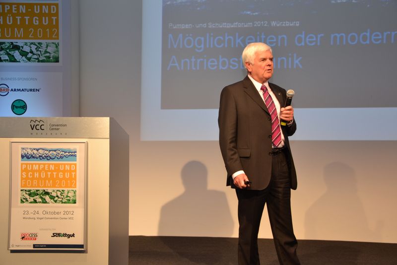 Richard Rogall, ABB Automation Products “Die Entscheidung Synchron oder Asynchron hängt von sehr unterschiedlichen Randbedingungen ab.” Auswahlkriterien für Motoren zeigte Richard Rogall von ABB auf. (Bild: PROCESS)